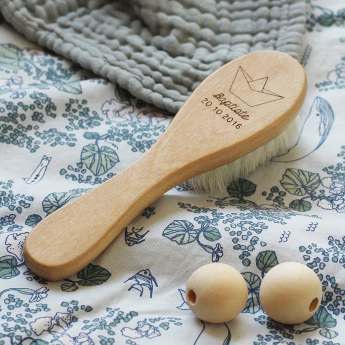 Brosse en bois personnalisée